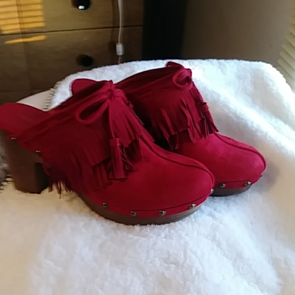 indigo rd. Clogs
